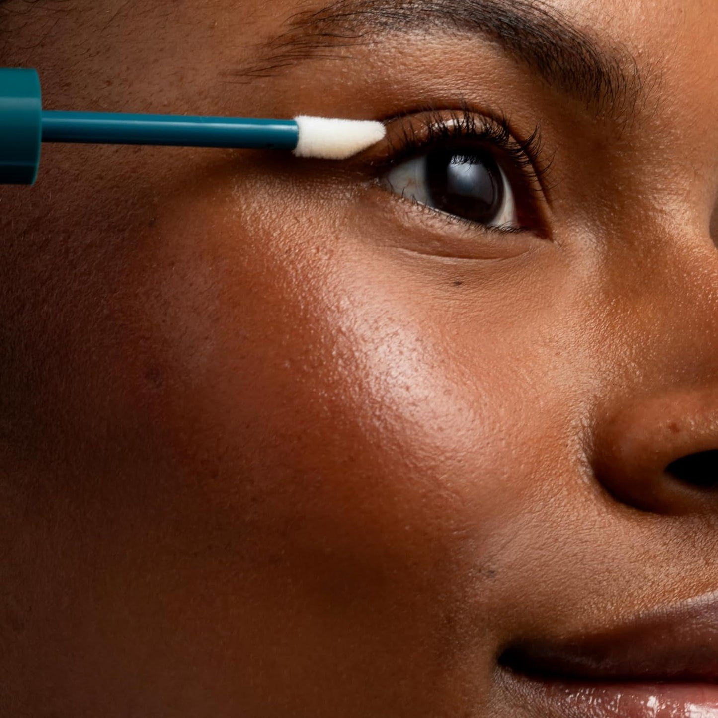 Cliganic Organic Castor Oil, 100% Pure (1oz Glass Bottle with Eyelash Kit) - For Eyelashes, Eyebrows, Hair & Skin