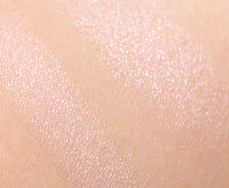 Becca Light Chaser Highlighter - Rose Quartz Flashes Seashell